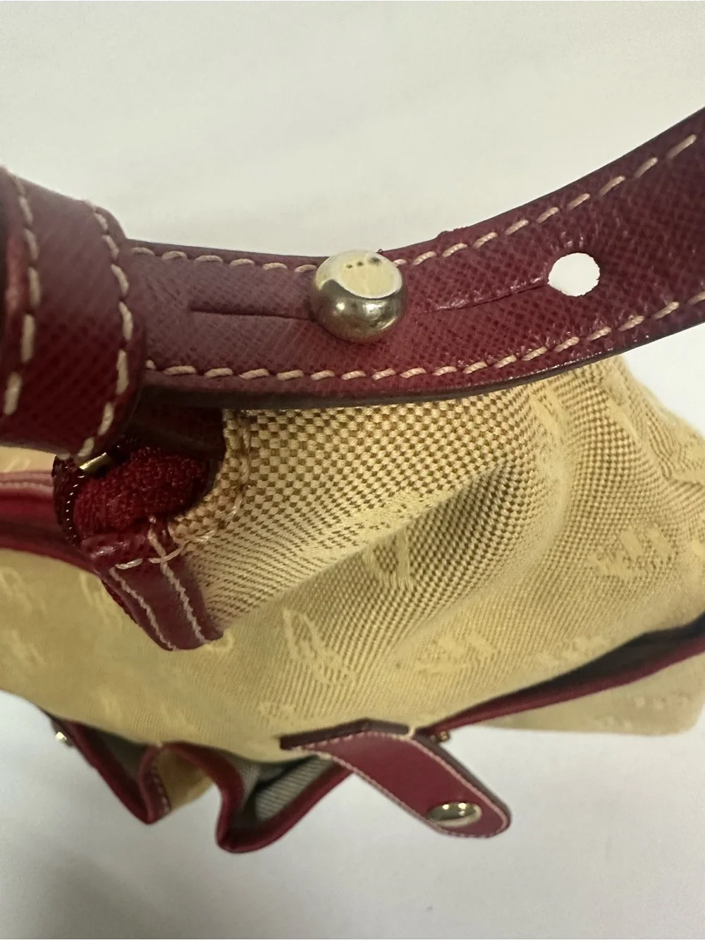 Dooney & Bourke classic dooney